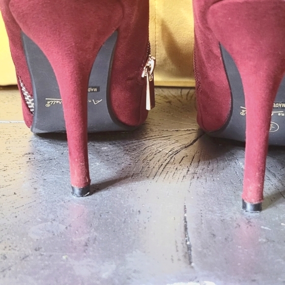 Shoes - Picture 3 of 6